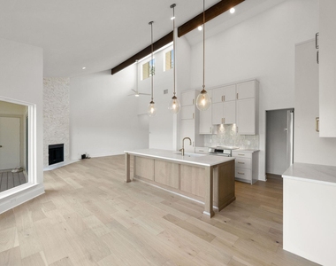 1520 Ben Crenshaw Way - Photo Thumbnail 15