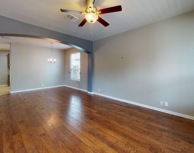 8516 Inca Dove Dr - Photo Thumbnail 3