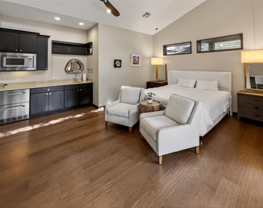 2113 Barbaro Way - Photo Thumbnail 12
