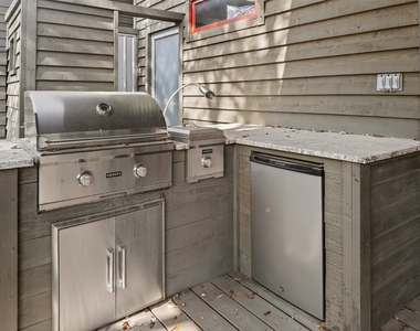 2113 Barbaro Way - Photo Thumbnail 7