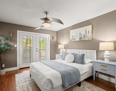 1184 Navasota St - Photo Thumbnail 20