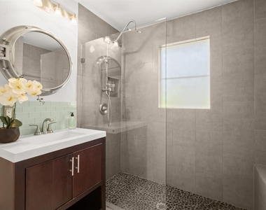 1184 Navasota St - Photo Thumbnail 16