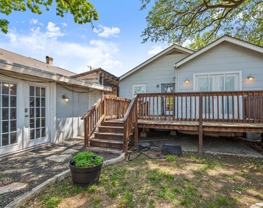 1184 Navasota St - Photo Thumbnail 32