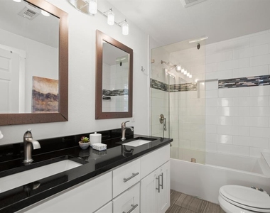 1184 Navasota St - Photo Thumbnail 17