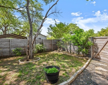 1184 Navasota St - Photo Thumbnail 28