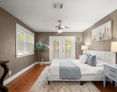1184 Navasota St - Photo Thumbnail 21