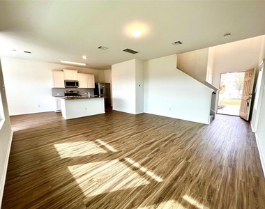 8001 Copper Prairie Bnd - Photo Thumbnail 2