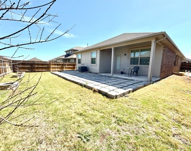 17217 Bassano Ave - Photo Thumbnail 13