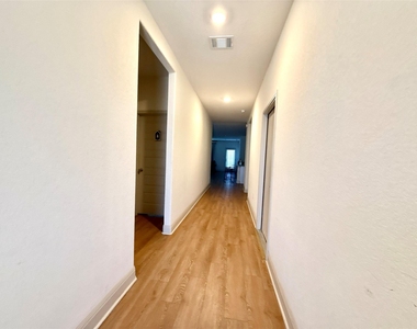 17217 Bassano Ave - Photo Thumbnail 20