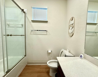 17217 Bassano Ave - Photo Thumbnail 18