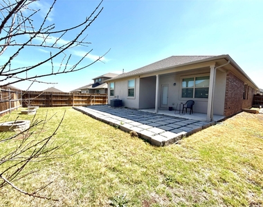 17217 Bassano Ave - Photo Thumbnail 12