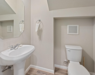 207 Cherry Blossom Ln - Photo Thumbnail 27