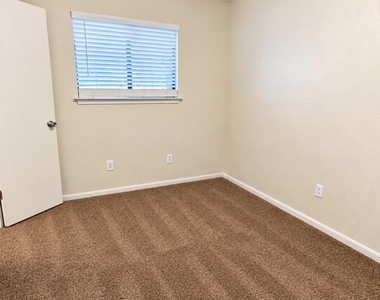 105 Northern Dove Ln - Photo Thumbnail 18