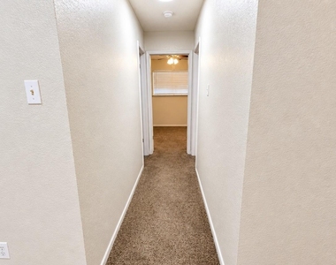 105 Northern Dove Ln - Photo Thumbnail 10