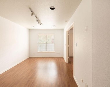 7685 Northcross Dr - Photo Thumbnail 17