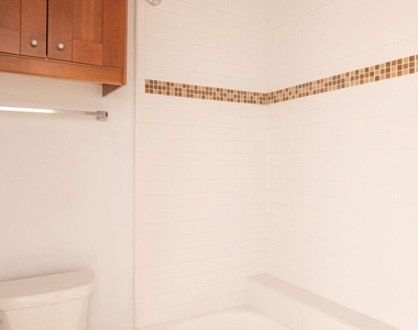 7685 Northcross Dr - Photo Thumbnail 10