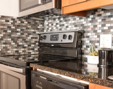 7685 Northcross Dr - Photo Thumbnail 4