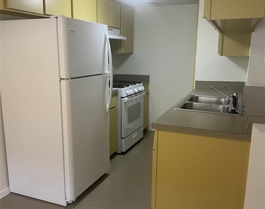 1501 W North Loop Blvd - Photo Thumbnail 2