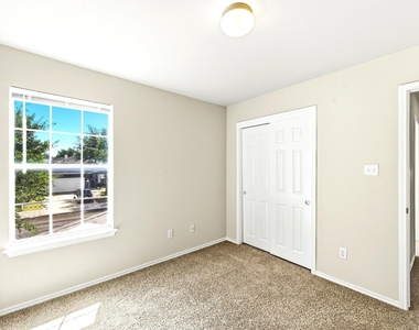 13316 Marie Ln - Photo Thumbnail 21