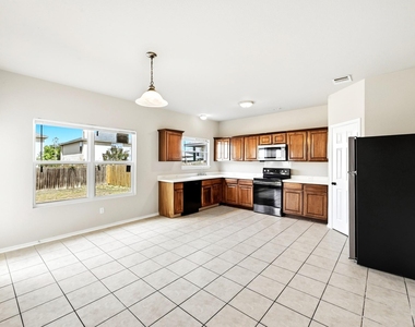 13316 Marie Ln - Photo Thumbnail 9