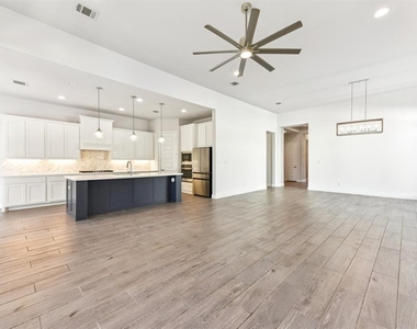 163 Kellogg Ln - Photo Thumbnail 7