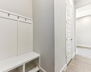 163 Kellogg Ln - Photo Thumbnail 14