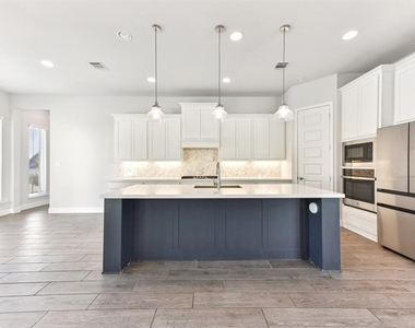 163 Kellogg Ln - Photo Thumbnail 8