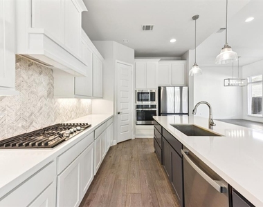 163 Kellogg Ln - Photo Thumbnail 10