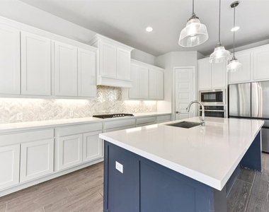 163 Kellogg Ln - Photo Thumbnail 9