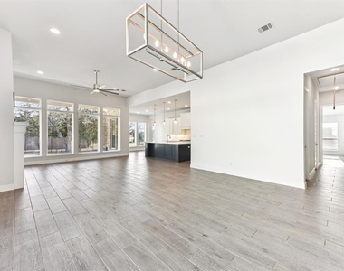 163 Kellogg Ln - Photo Thumbnail 6