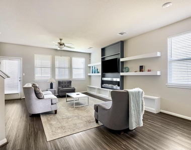 5547 Bellissima Way - Photo Thumbnail 2