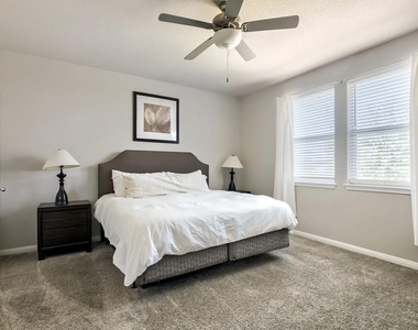 5547 Bellissima Way - Photo Thumbnail 7