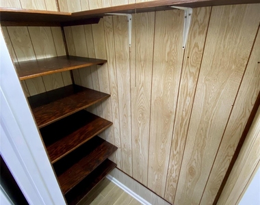 260 Bradford Dr - Photo Thumbnail 22