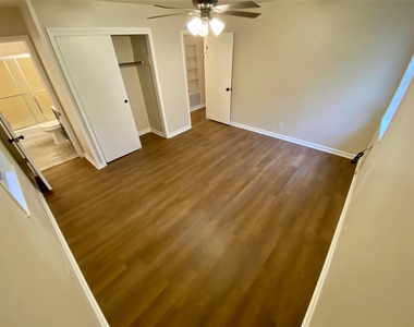 260 Bradford Dr - Photo Thumbnail 15