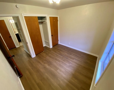 260 Bradford Dr - Photo Thumbnail 10
