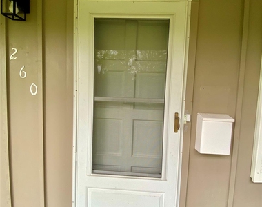 260 Bradford Dr - Photo Thumbnail 2