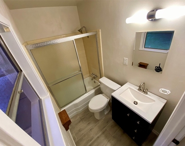 260 Bradford Dr - Photo Thumbnail 19