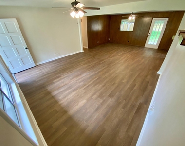 260 Bradford Dr - Photo Thumbnail 4