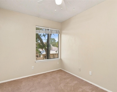 902 Park Village Cv - Photo Thumbnail 11