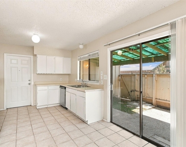 902 Park Village Cv - Photo Thumbnail 6