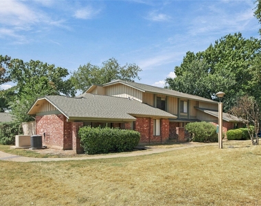 902 Park Village Cv - Photo Thumbnail 1