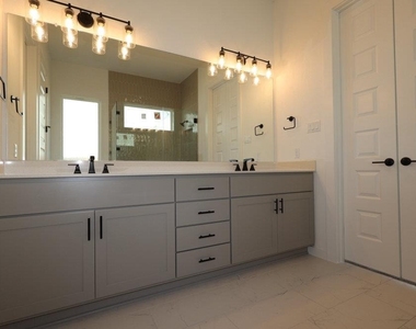 2728 Cressman Cv - Photo Thumbnail 7