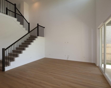 2728 Cressman Cv - Photo Thumbnail 5