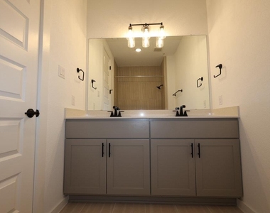 2728 Cressman Cv - Photo Thumbnail 27