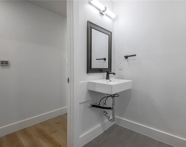 511 E 50th St - Photo Thumbnail 20