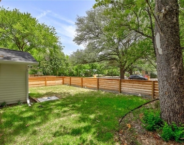 511 E 50th St - Photo Thumbnail 2