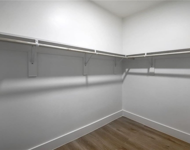 511 E 50th St - Photo Thumbnail 16
