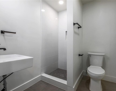 511 E 50th St - Photo Thumbnail 19