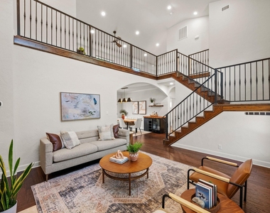 2307 Alta Vista Ave - Photo Thumbnail 4