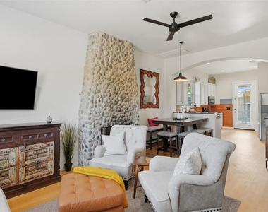 2931 E Martin Luther King Jr Blvd - Photo Thumbnail 3